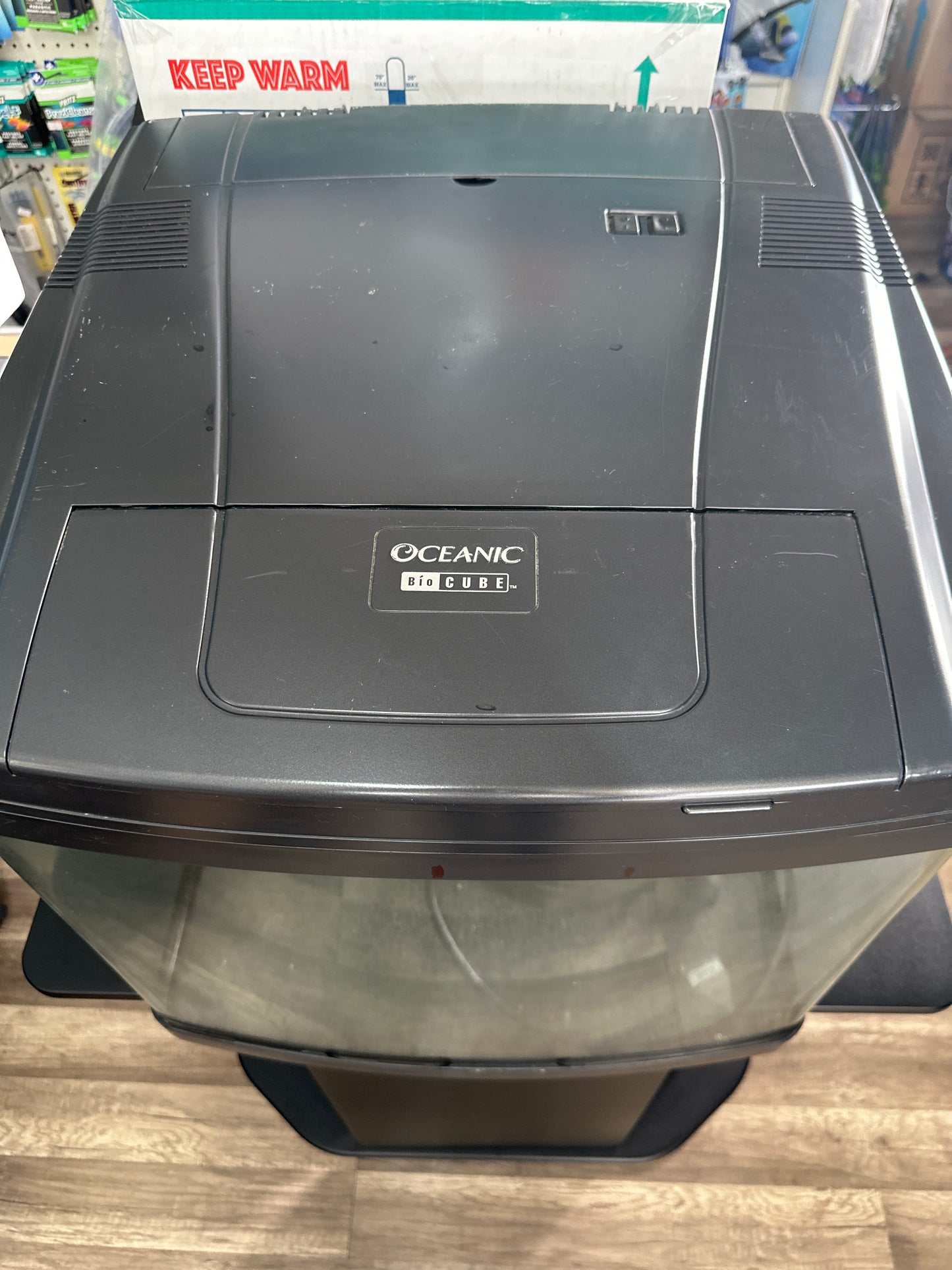 Oceanic 32 gallon Biocube fish tank used with stand