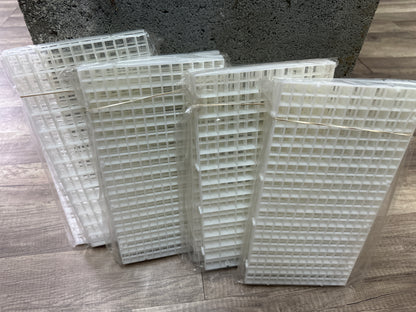 4 Pcs Aquarium Fish Tank Divider Plastic Egg Crate Aquarium Filter Bottom Tray Grid Isolation Board Partition Net Pane Separator for Mixed Breeding Light Diffuser