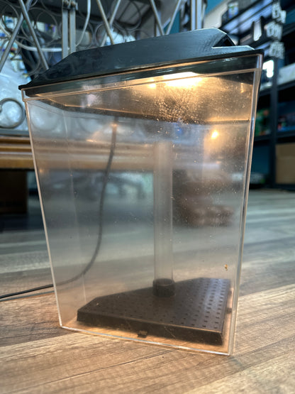 Aqua Culture 1 Gallon Plastic Aquarium , Black, 10.1''L x 6.76''W x 8.12''H USED
